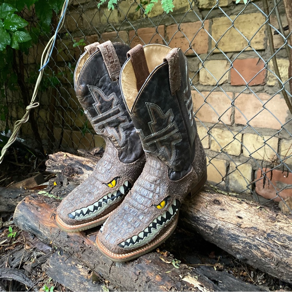 🛑Tin Haul Brown Crocodile-Texture Western Youth Boots Shark-Tooth Design sz 5